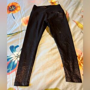 Beyond Yoga Women's SoftShine High Waisted Midi Legging - Black w/ Gold - Size L